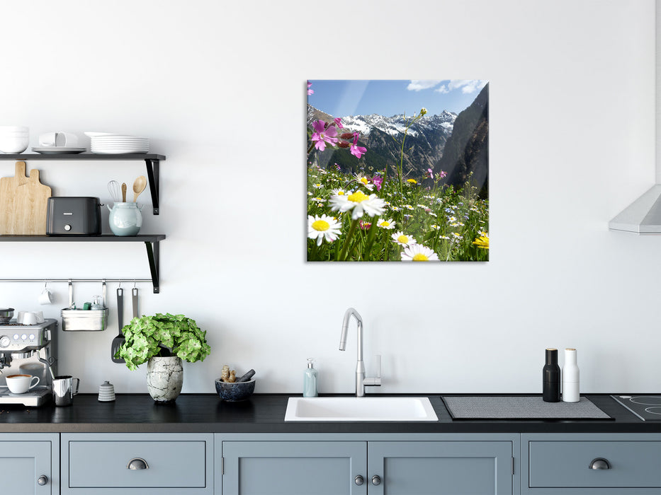 Wunderschöne Blumen Alpenwiese, Glasbild Quadratisch