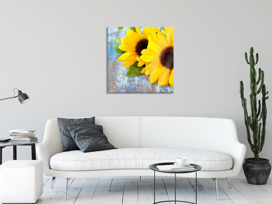 Sonnenblumen auf Holztisch, Glasbild Quadratisch