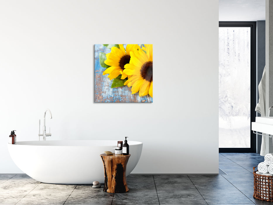 Sonnenblumen auf Holztisch, Glasbild Quadratisch