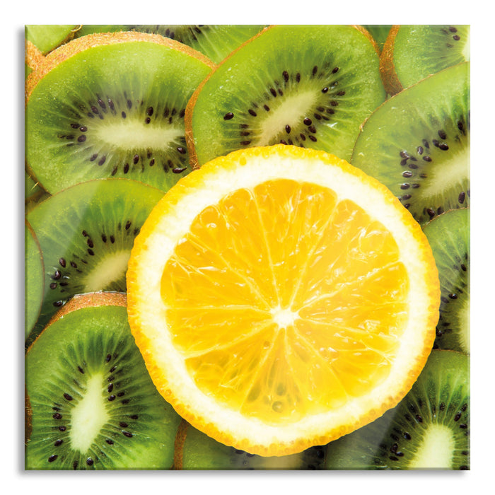 Orange verirrt in Kiwi Scheiben, Glasbild Quadratisch