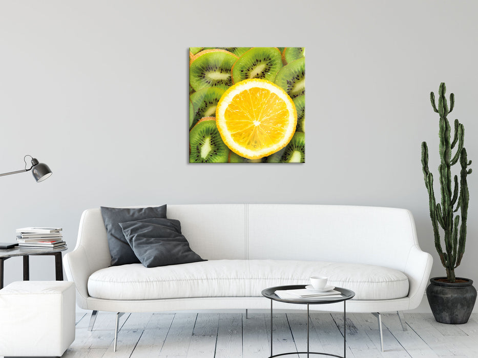 Orange verirrt in Kiwi Scheiben, Glasbild Quadratisch