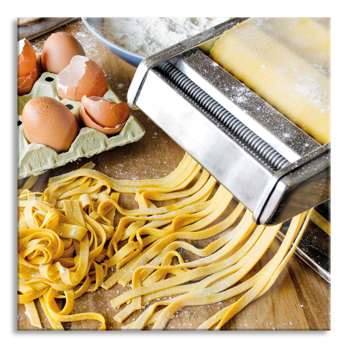 Pixxprint Nudelmaschine Pasta Italia, Glasbild Quadratisch