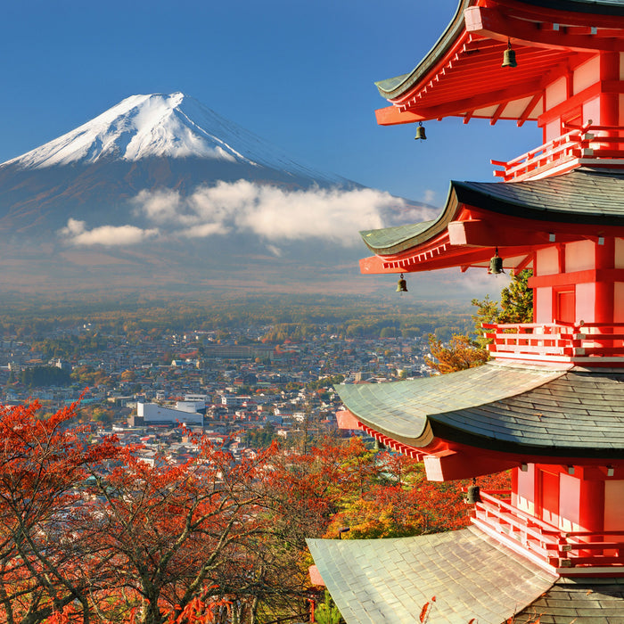 Tempel am Fudschijama Japan, Glasbild Quadratisch