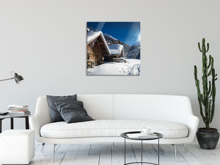 Verschneite Alpenhütte, Glasbild Quadratisch