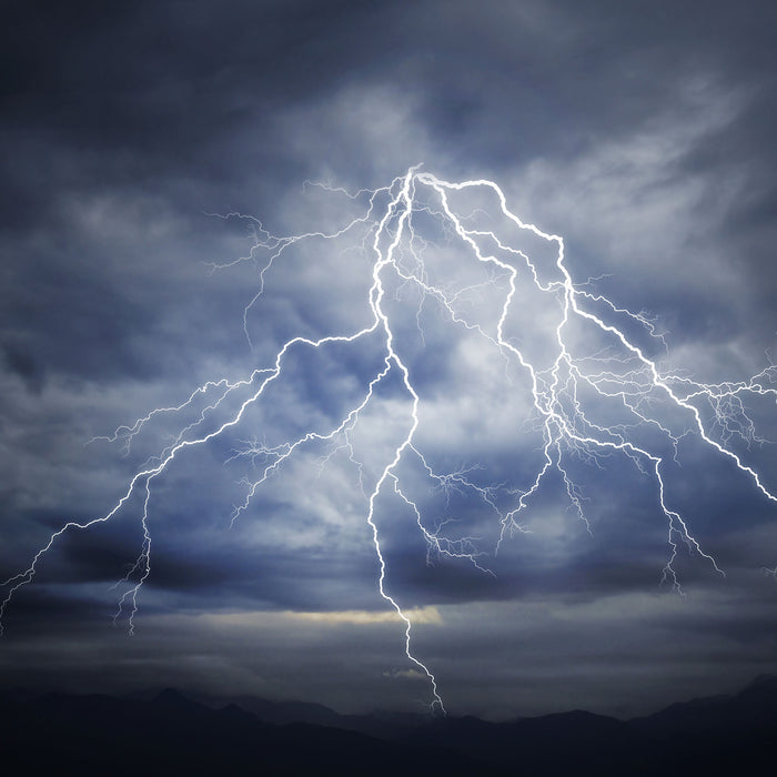 Blitze am stürmischen Himmel, Glasbild Quadratisch