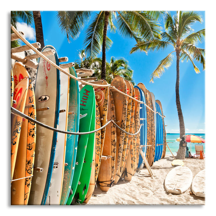 Pixxprint Surfboards am Strand, Glasbild Quadratisch