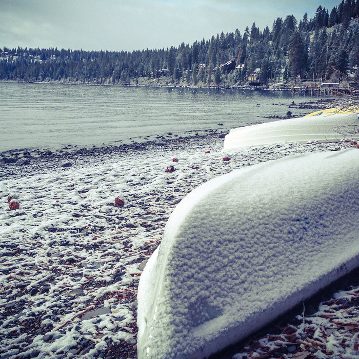 Boote im Winter, Glasbild Quadratisch