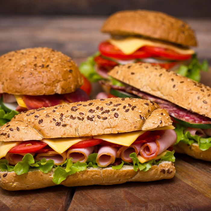 Köstliche Sandwiches, Glasbild Quadratisch