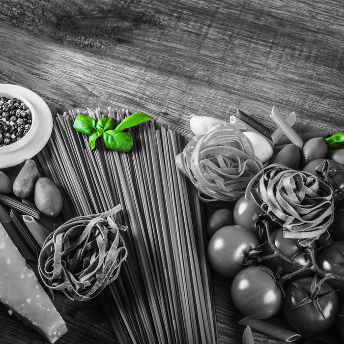 Pasta mit frischen Gewürzen, Glasbild Quadratisch