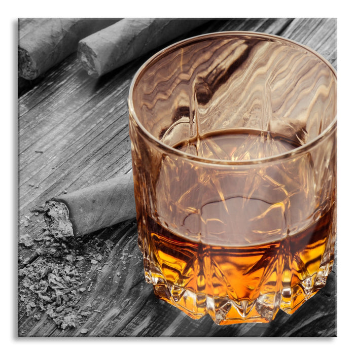 Pixxprint Zigarren hinter Whiskeyglas, Glasbild Quadratisch