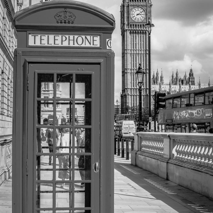 Telefonzelle in London, Glasbild Quadratisch