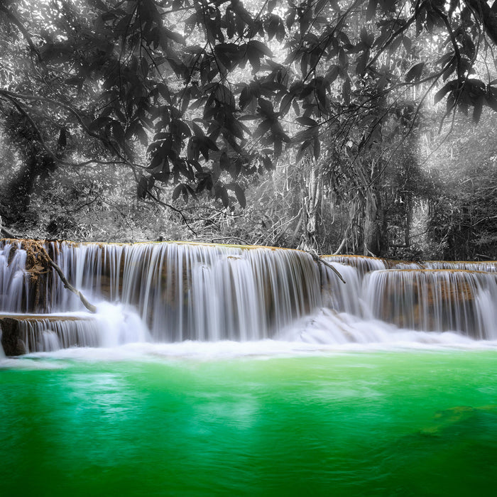 schöner Wasserfall im Dschungel, Glasbild Quadratisch