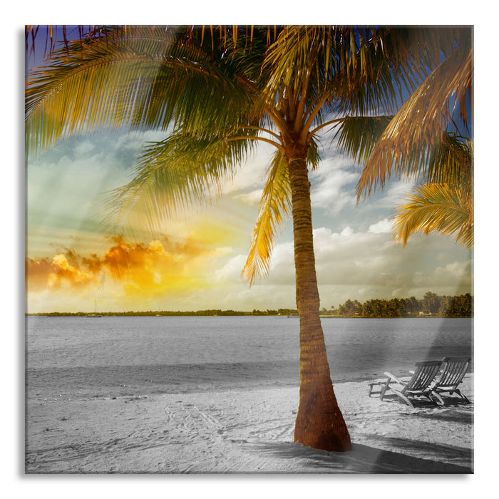 Liegestühle Strand Palmen, Glasbild Quadratisch