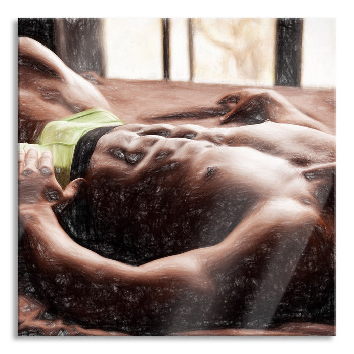 Muskulöser Mann im Bett, Glasbild Quadratisch