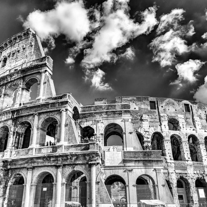 Colosseum bei Tag in Rom, Glasbild Quadratisch