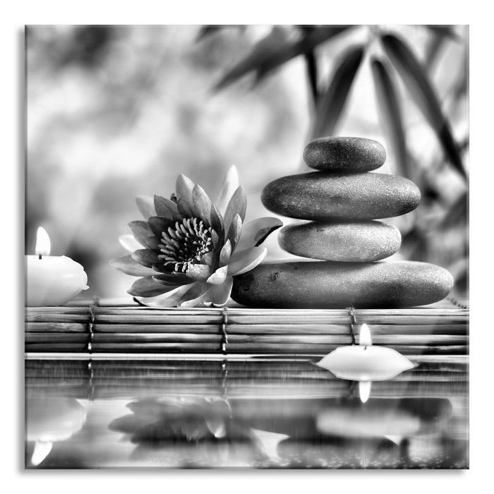 Seerose mit Zen Steinen im Tempel, Glasbild Quadratisch