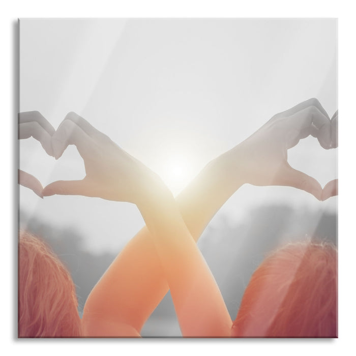 Pixxprint Zwei Mädchen zeigen Herzmotiv, Glasbild Quadratisch