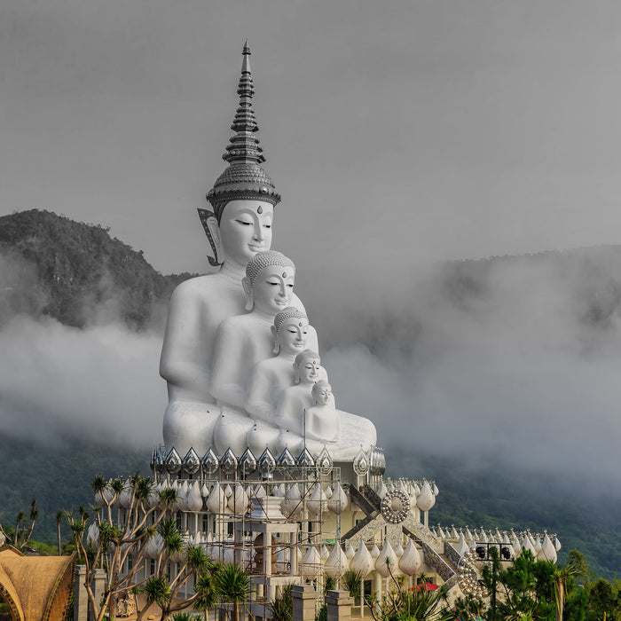 Buddha-Skulptur in Thailand, Glasbild Quadratisch