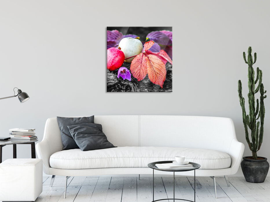 Äpfel und Blätter im Herbst, Glasbild Quadratisch
