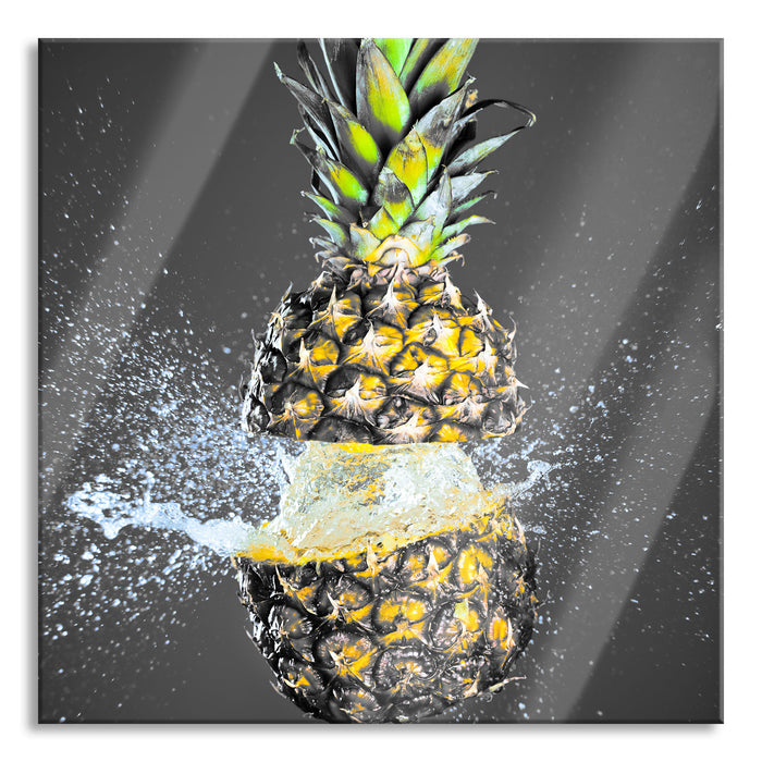 Pixxprint Ananas mit Wasser bespritzt, Glasbild Quadratisch