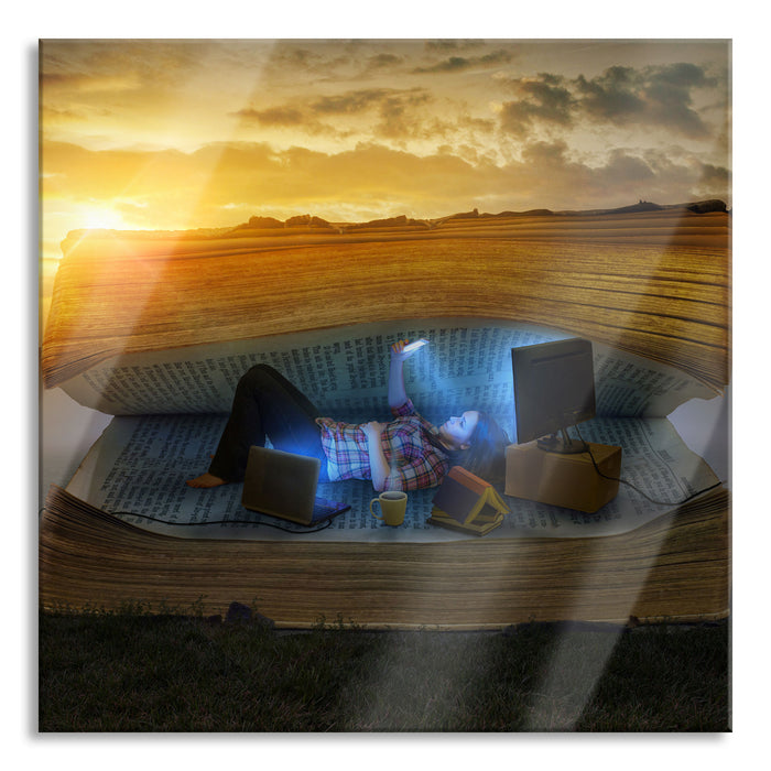 Pixxprint Frau in Buch bei Sonnenuntergang, Glasbild Quadratisch
