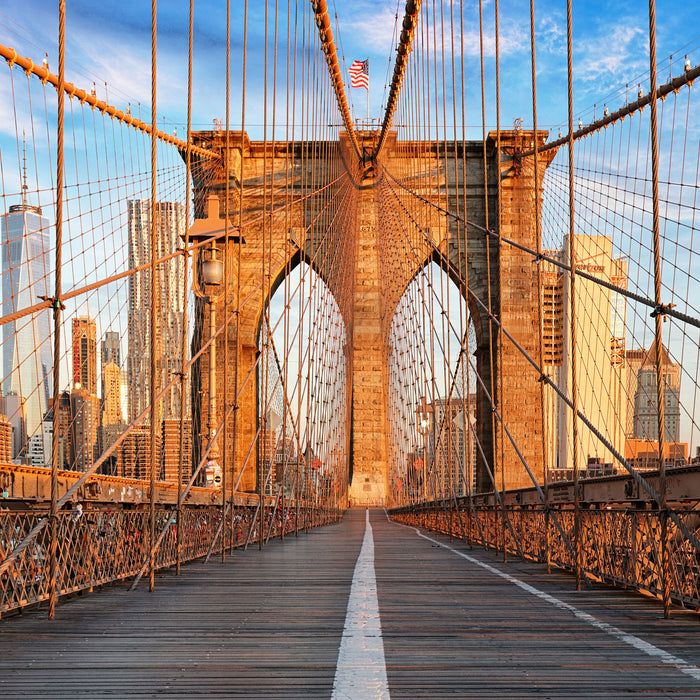 Leere Brooklyn Bridge in New York City, Glasbild Quadratisch