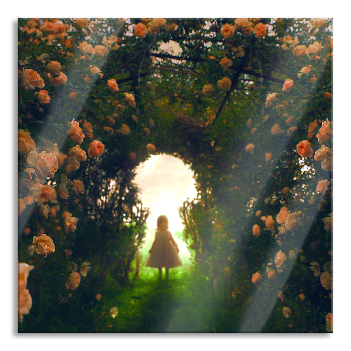 Kleines Mädchen in Rosentunnel, Glasbild Quadratisch