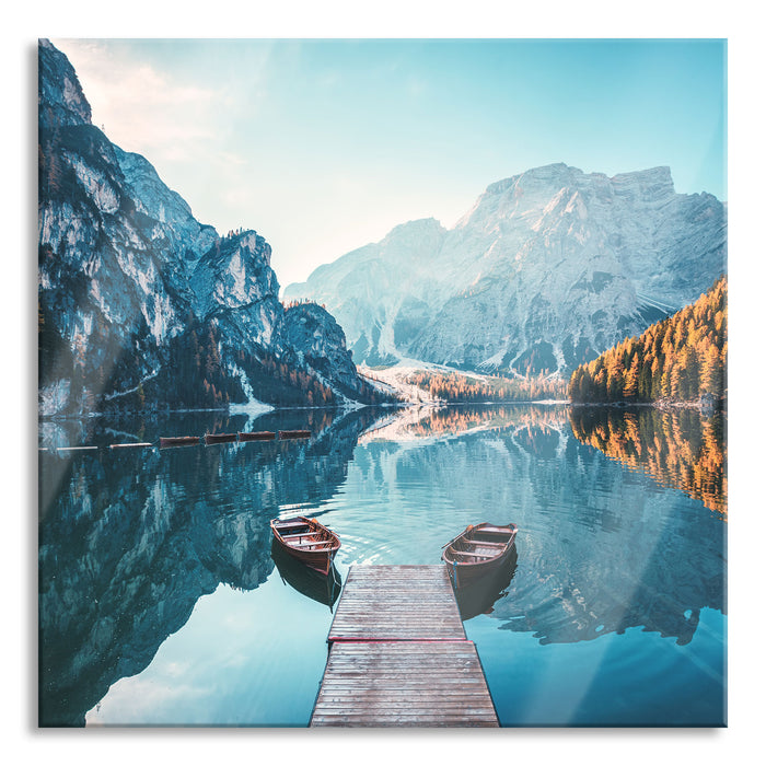 Pixxprint Boote am Steg des Pragser Wildsee, Glasbild Quadratisch