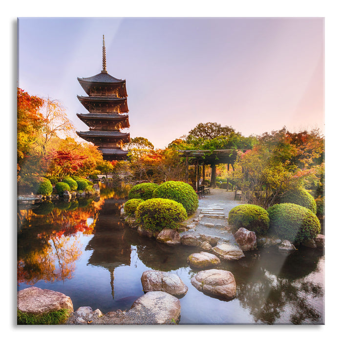 See im Herbst vor japanischem Tempel, Glasbild Quadratisch