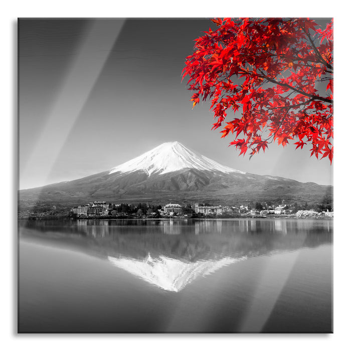 Pixxprint Berg Fujiyama mit herbstlich rotem Baum B&W Detail, Glasbild Quadratisch