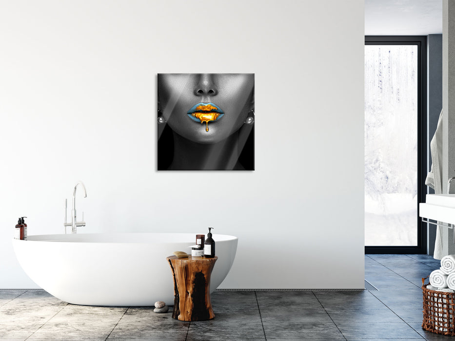 Frauenmund mit goldenem Gloss B&W Detail, Glasbild Quadratisch