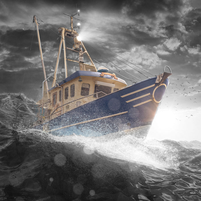Fischerboot im Sturm auf hoher See B&W Detail, Glasbild Quadratisch