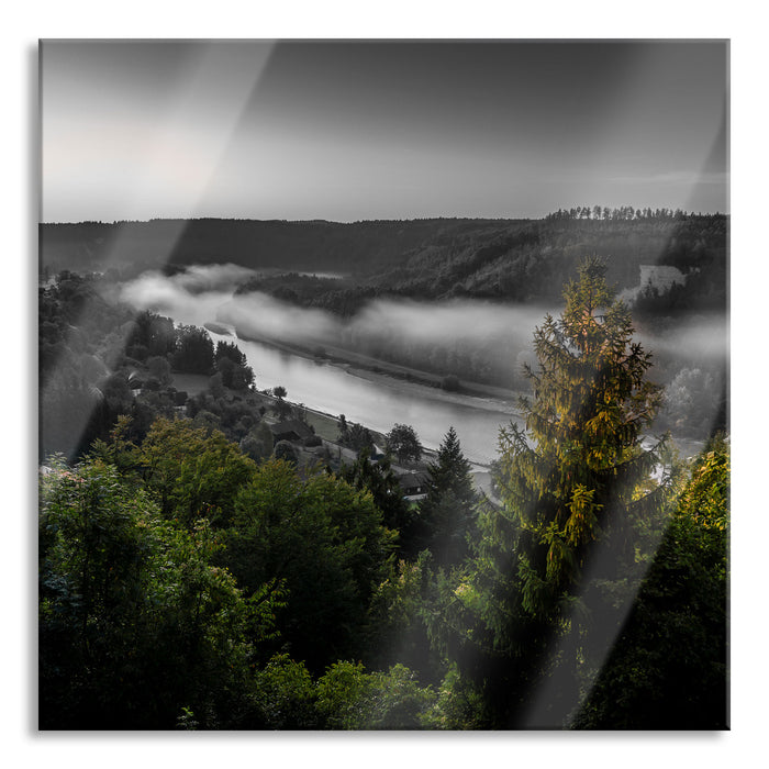 Nebel über Fluss bei Sonnenaufgang B&W Detail, Glasbild Quadratisch