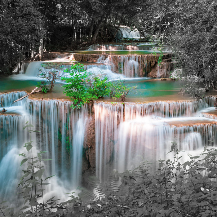 Türkise Wasserfälle in Thailand B&W Detail, Glasbild Quadratisch
