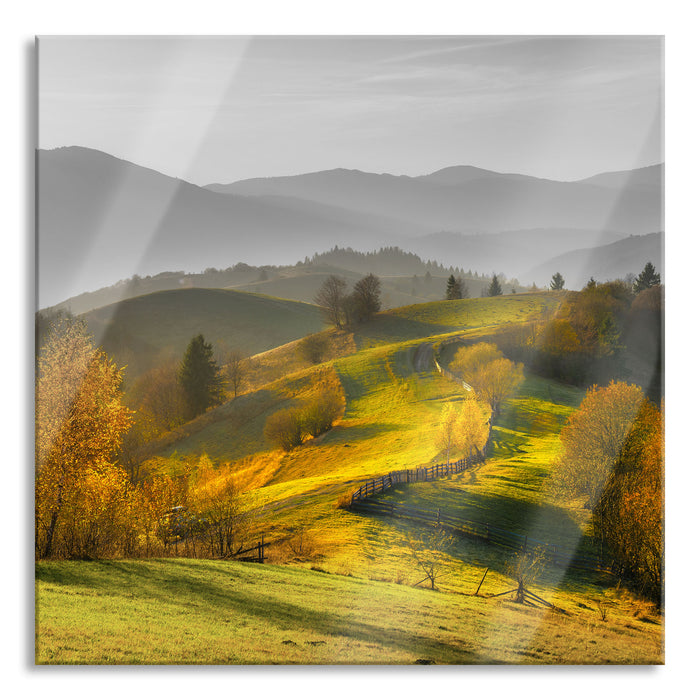 Hügelige Herbstlandschaft bei Sonnenuntergang B&W Detail, Glasbild Quadratisch
