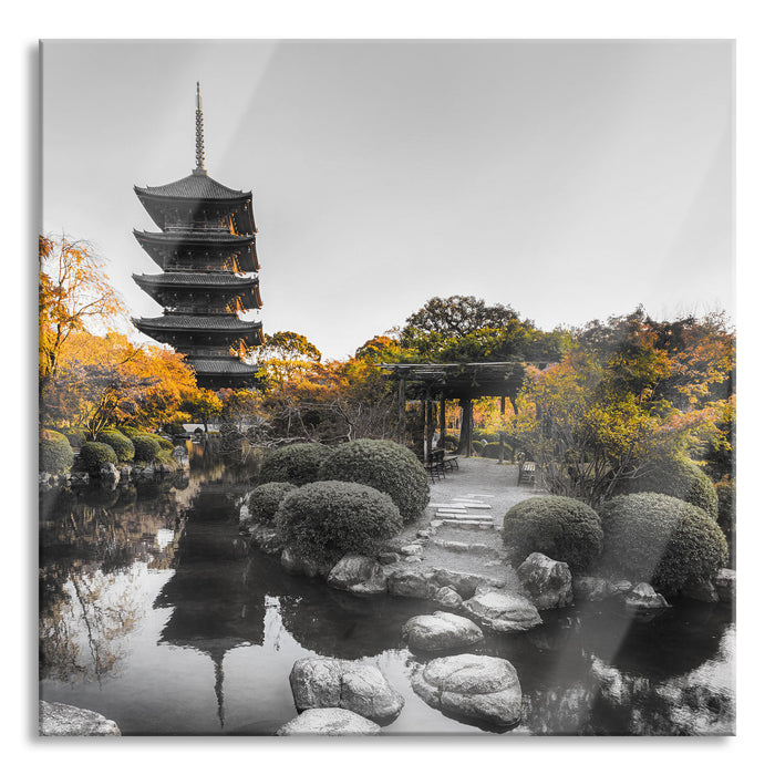 Pixxprint See im Herbst vor japanischem Tempel B&W Detail, Glasbild Quadratisch