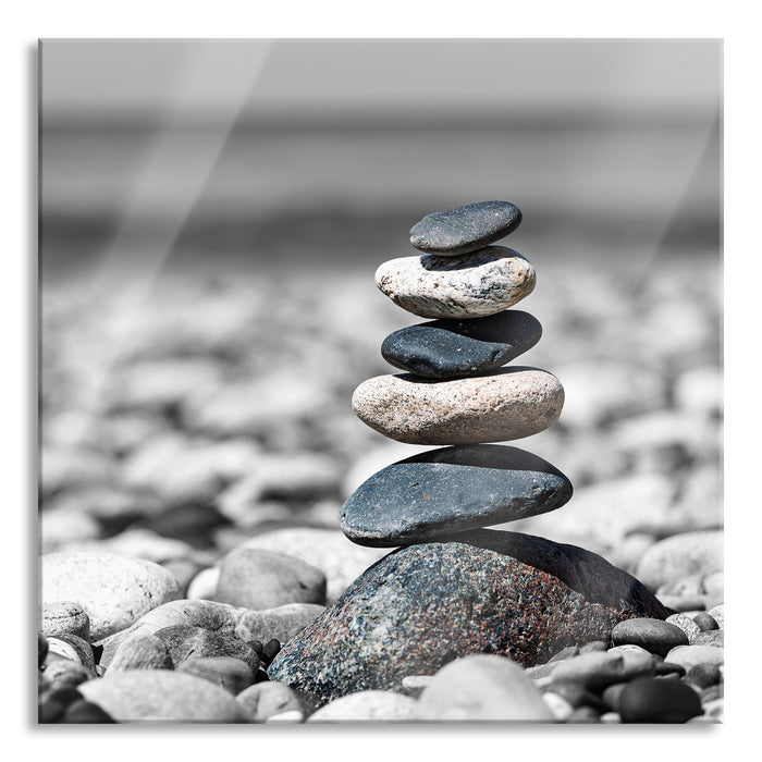 Pixxprint Steinpyramide am Kiesstrand B&W Detail, Glasbild Quadratisch