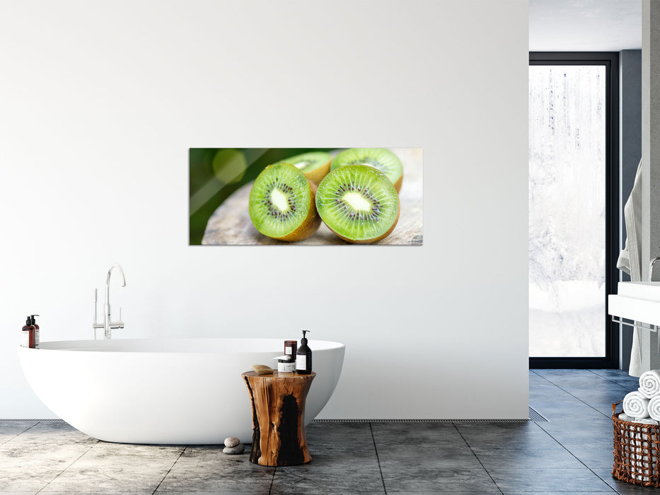 Leckere aufgeschnittene Kiwis, Glasbild Panorama