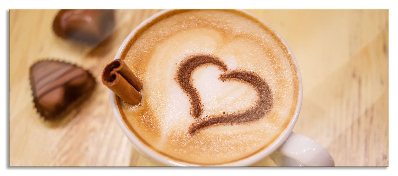 Leckerer Cappucino mit Herz, Glasbild Panorama