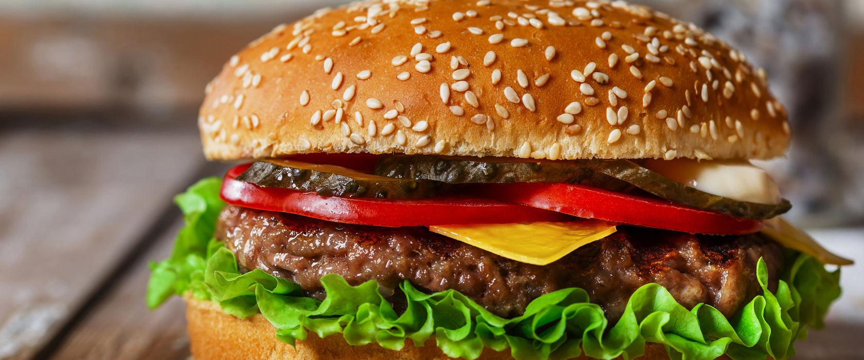 Burger mit Tomaten, Glasbild Panorama