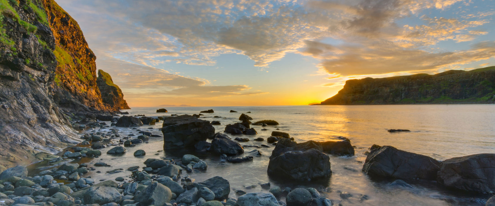 Felsen am Strand, Glasbild Panorama