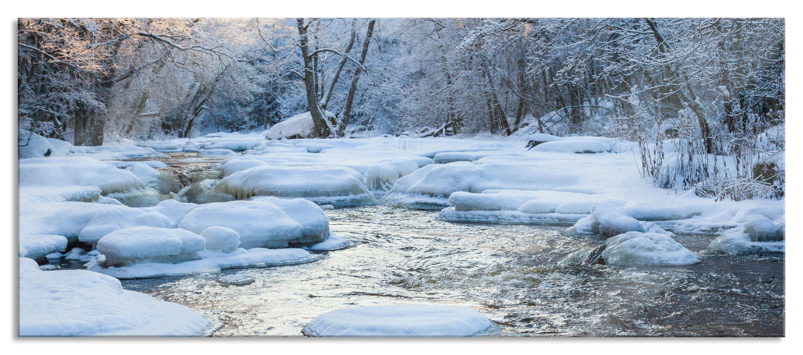 Bach in Winterlandschaft, Glasbild Panorama