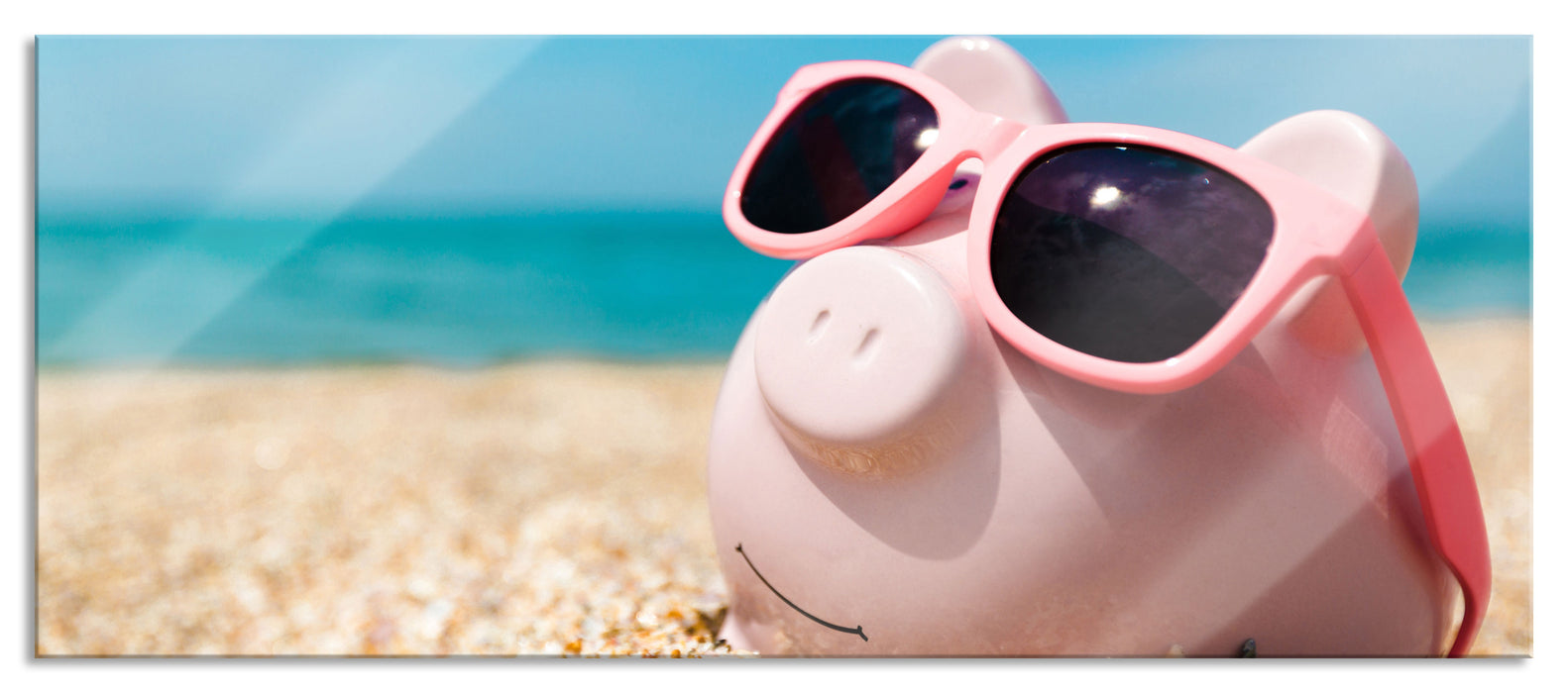 Schweinchen am Strand, Glasbild Panorama