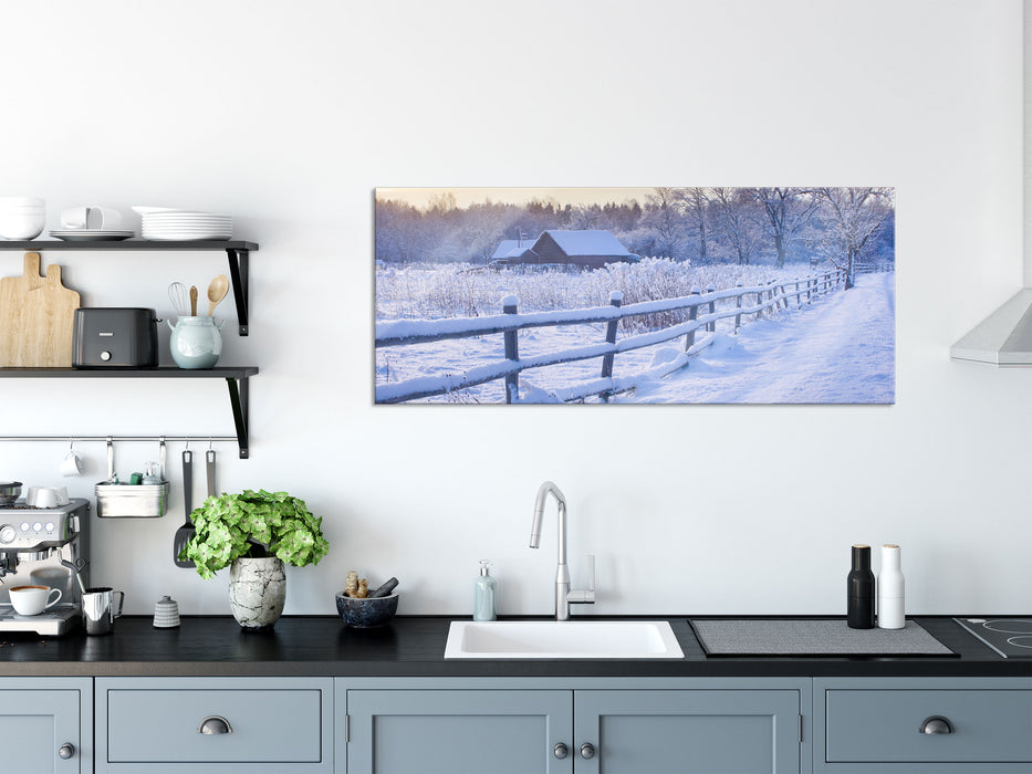 Hütte im Schnee, Glasbild Panorama