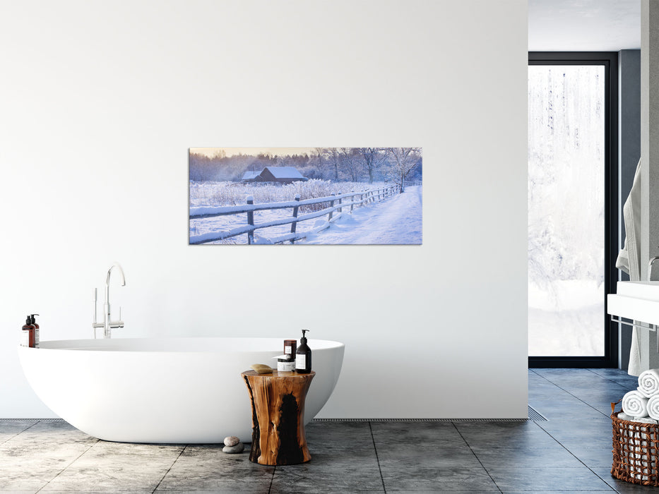 Hütte im Schnee, Glasbild Panorama