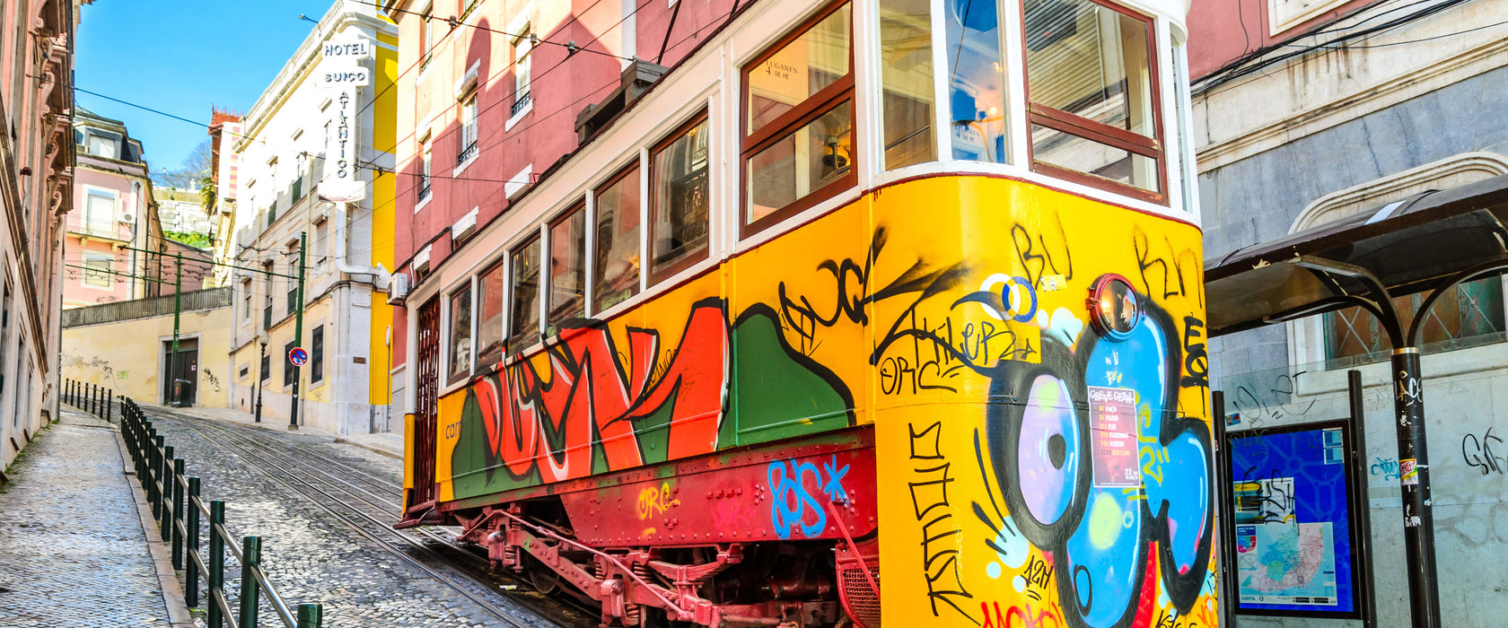 Besprühte S-Bahn, Glasbild Panorama