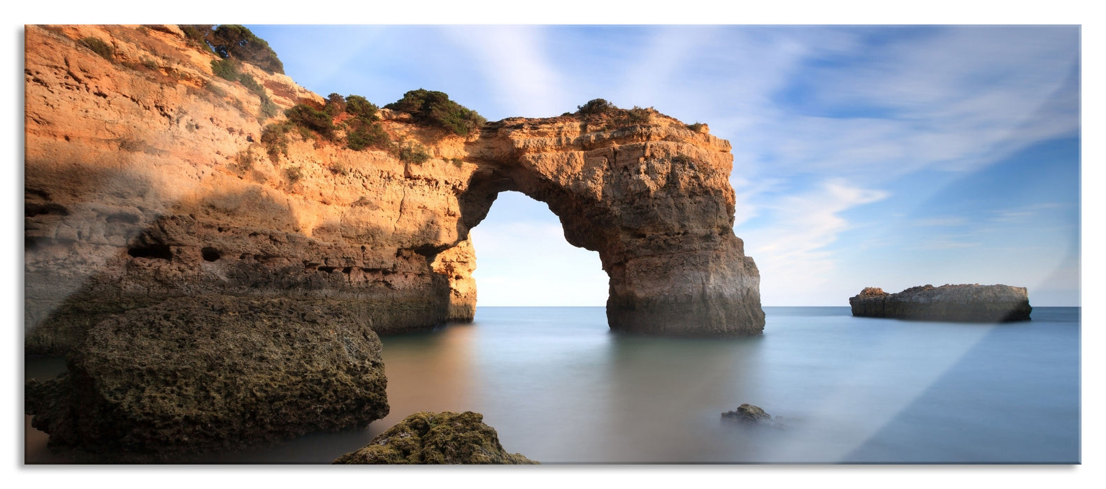 Pixxprint Berg mit Torbogen über dem Meer, Glasbild Panorama