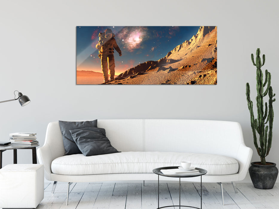 Astronaut klettert auf den Mond, Glasbild Panorama