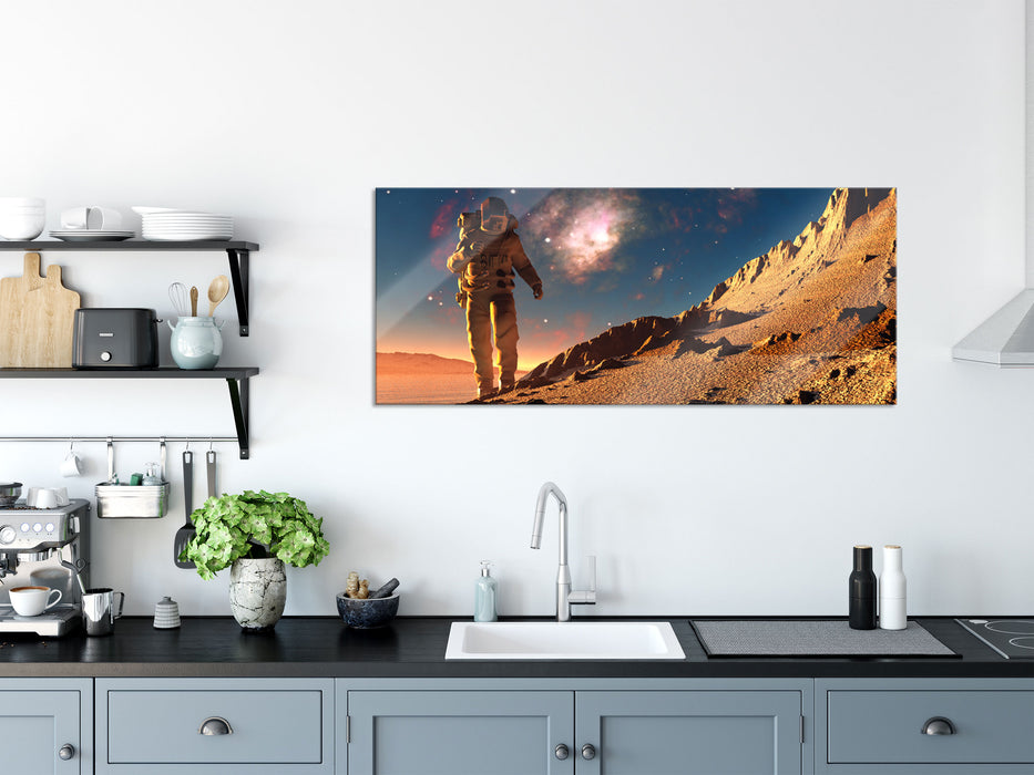 Astronaut klettert auf den Mond, Glasbild Panorama