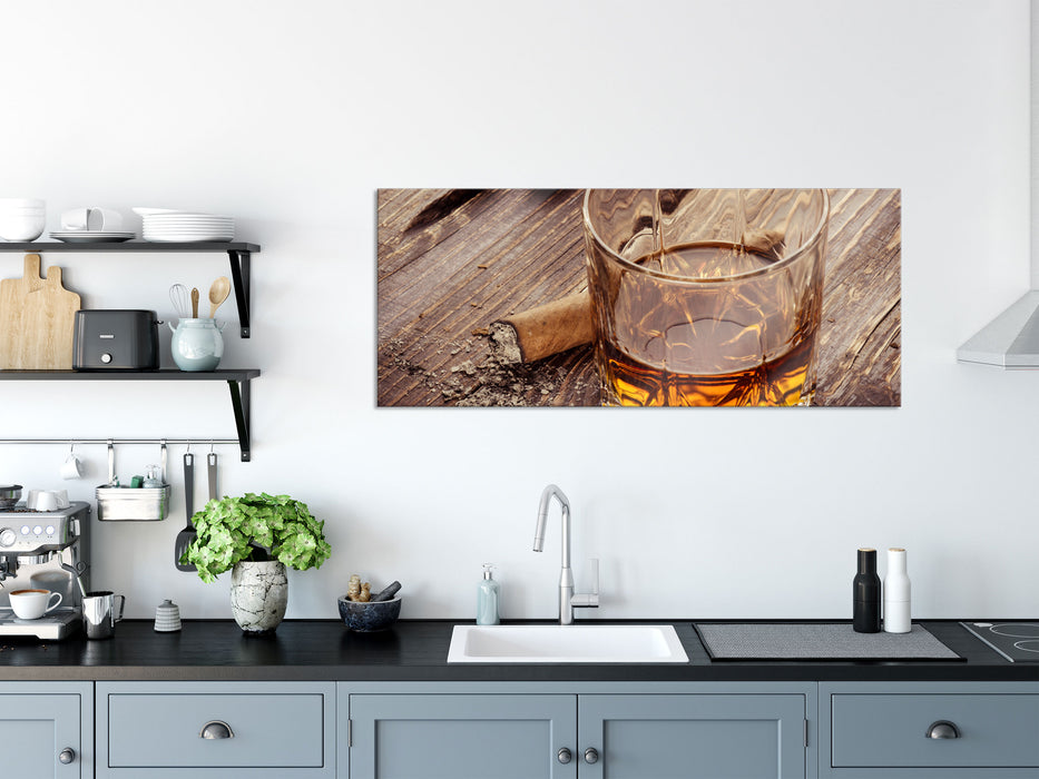 Whisky mit Zigarre, Glasbild Panorama